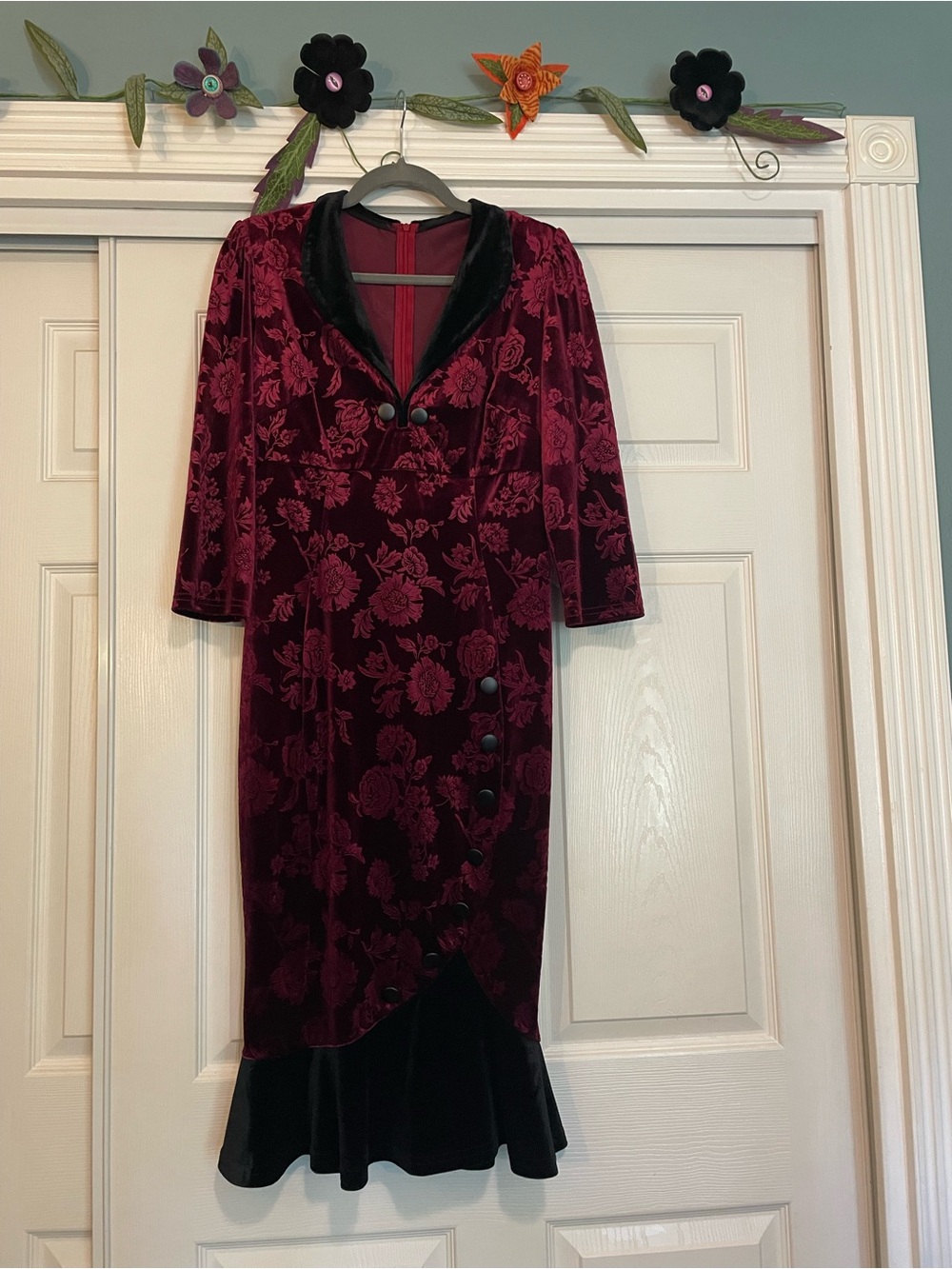 VfEmage Burgundy and Black Floral Velvet Midi Dress